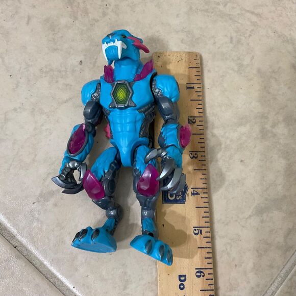 Mr Beast Lab Mutators Iconic Blue Panther Action Figure Moose Toys posable - Picture 10 of 11